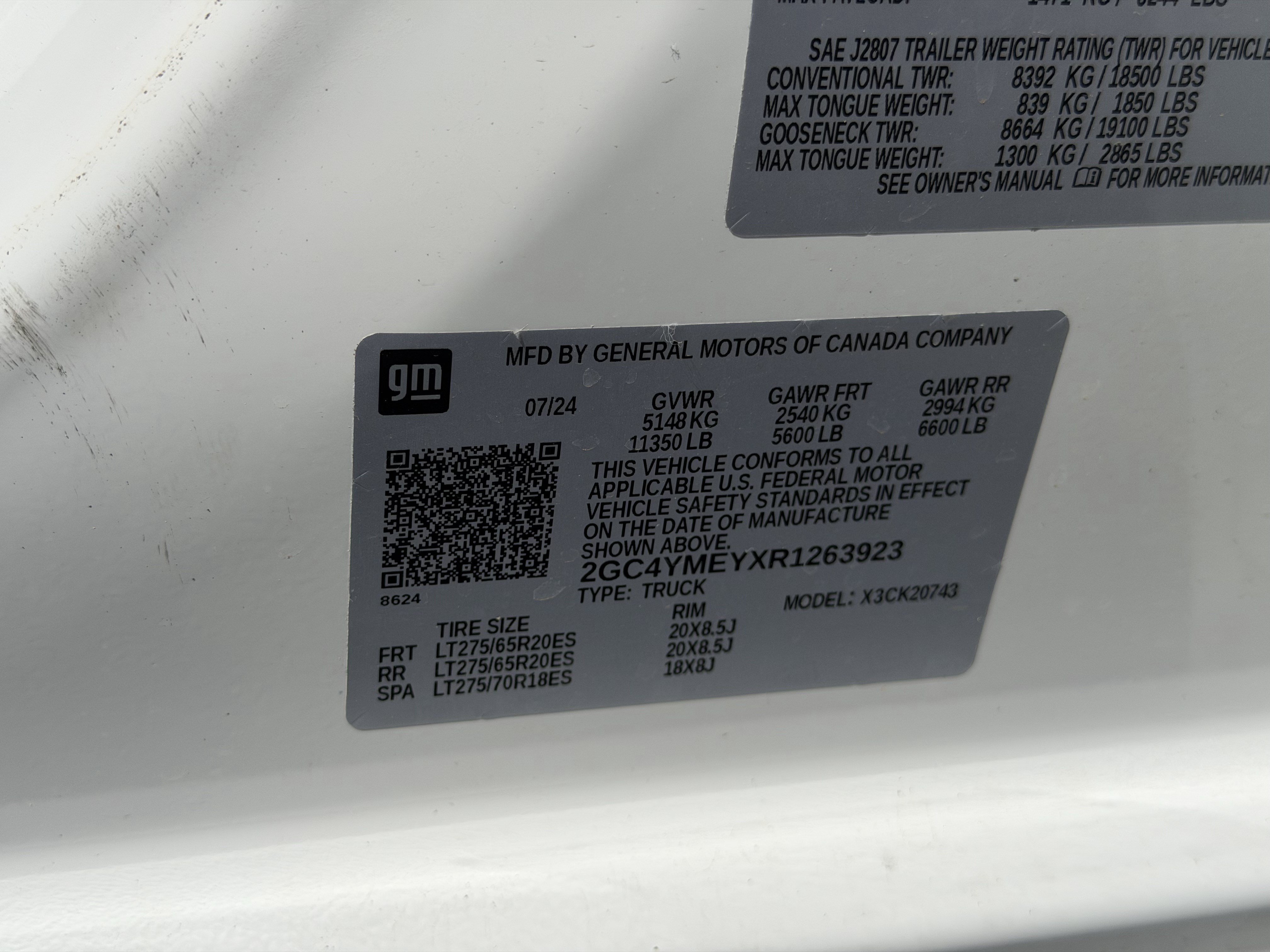 Used 2024 Chevrolet Silverado 2500 Custom w/ Custom Value Package AWD/4WD image 17