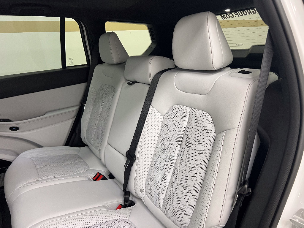 New 2026 Jeep Cherokee Overland image 12