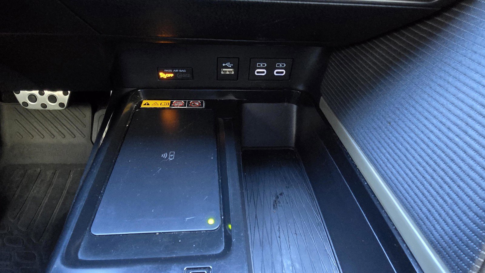 Used 2025 Toyota Camry SE image 20