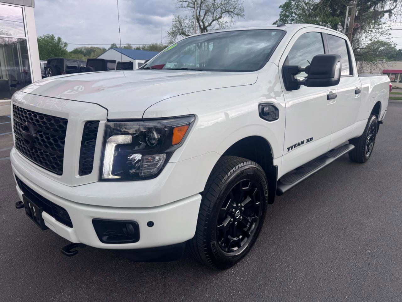 Used 2019 Nissan Titan SV w/ SV Convenience Package AWD/4WD image 7