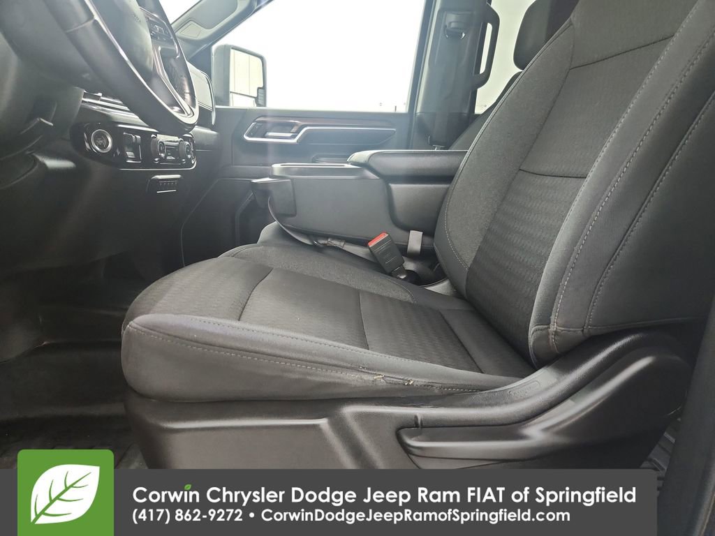 Used 2024 Chevrolet Silverado 3500 LT AWD/4WD image 12