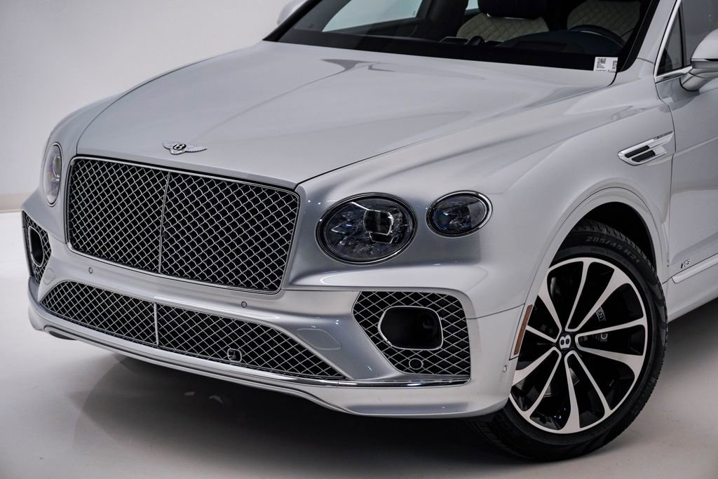 Used 2022 Bentley Bentayga AWD/4WD image 4