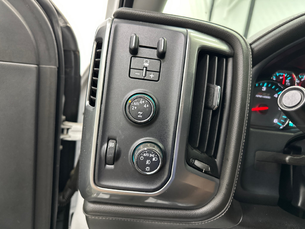 Used 2016 Chevrolet Silverado 1500 LTZ Z71 w/ LTZ Plus Package AWD/4WD image 32