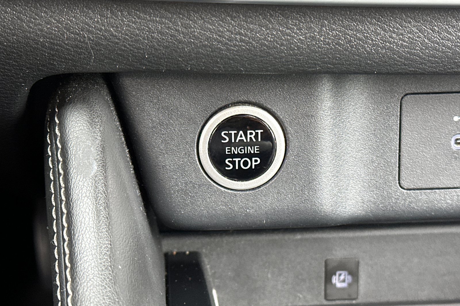 Used 2022 Nissan Rogue Platinum w/ Head-Up Display Package FWD image 21
