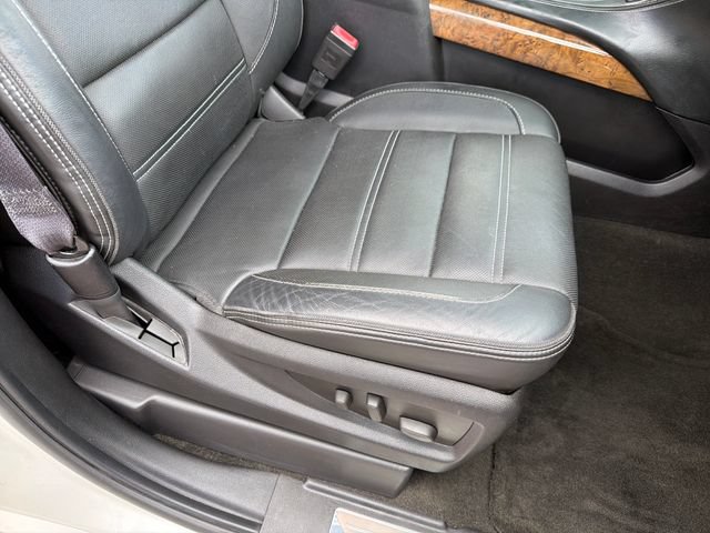Used 2015 GMC Yukon XL Denali w/ Premium Package AWD/4WD image 38