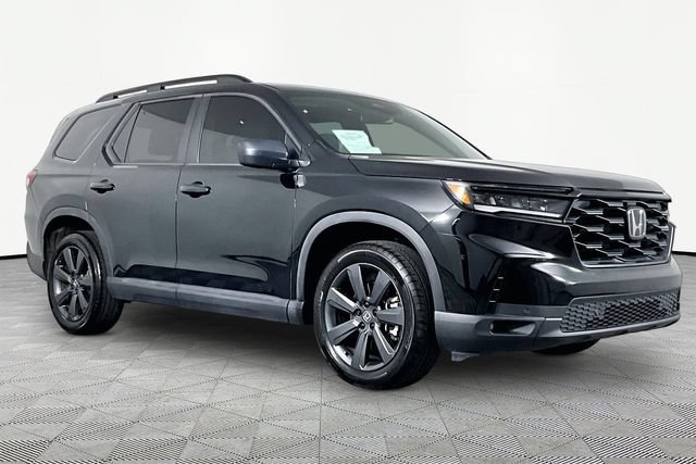 Used 2024 Honda Pilot Sport image 3