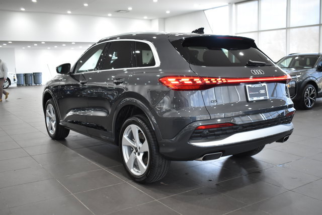 Used 2025 Audi Q5 Premium Plus w/ Premium Plus AWD/4WD image 9