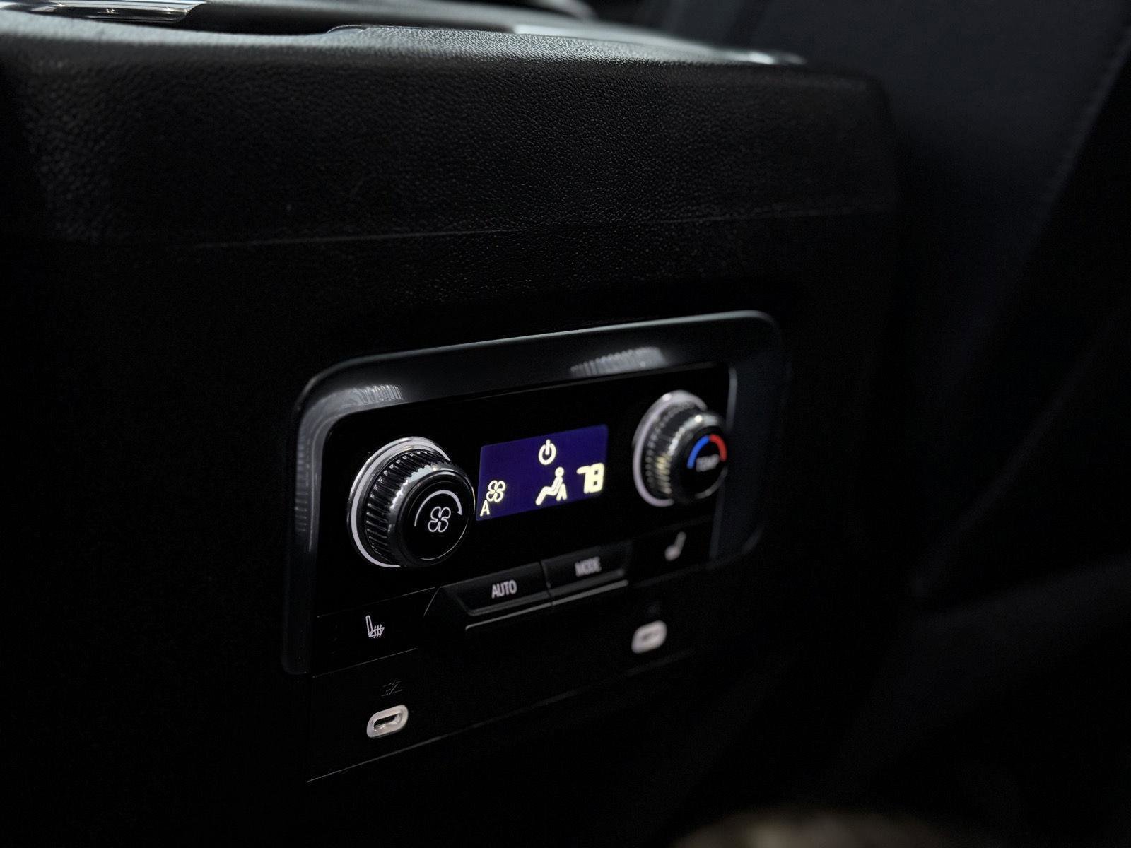 Used 2021 GMC Yukon Denali w/ Advanced Technology Package image 19