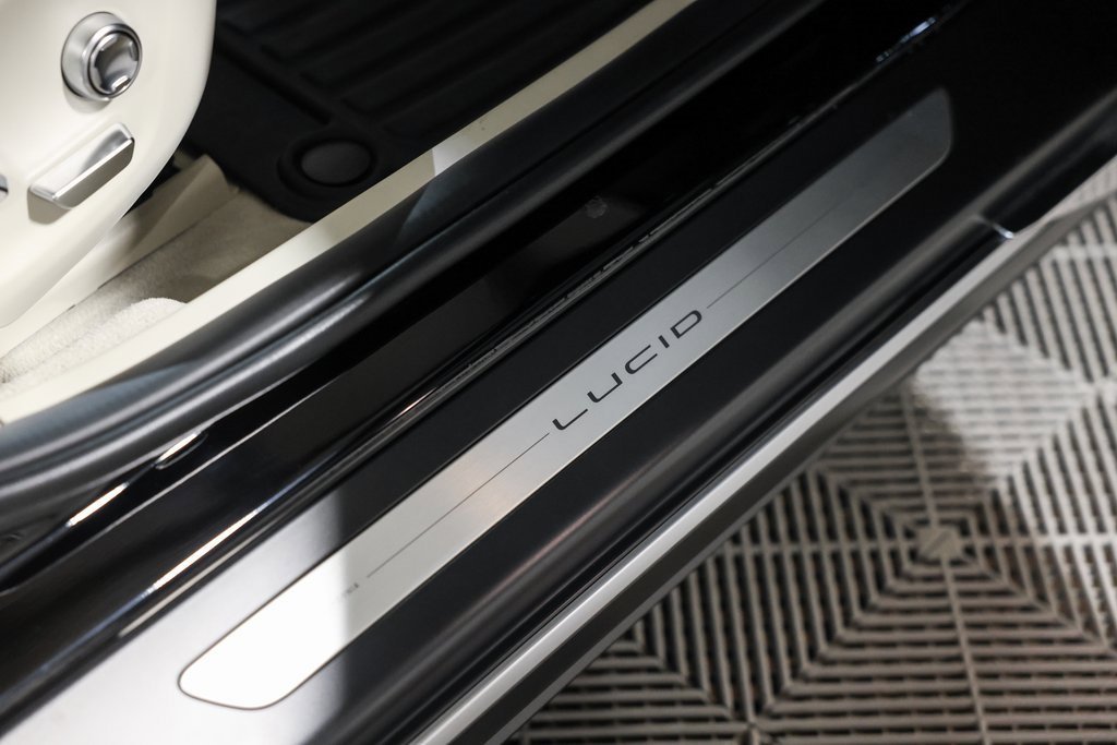 Used 2022 Lucid Air Grand Touring image 20