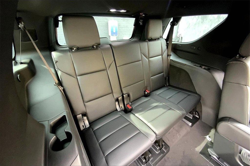 New 2026 Cadillac Escalade 4WD w/ LPO, Floor Liner Package image 30