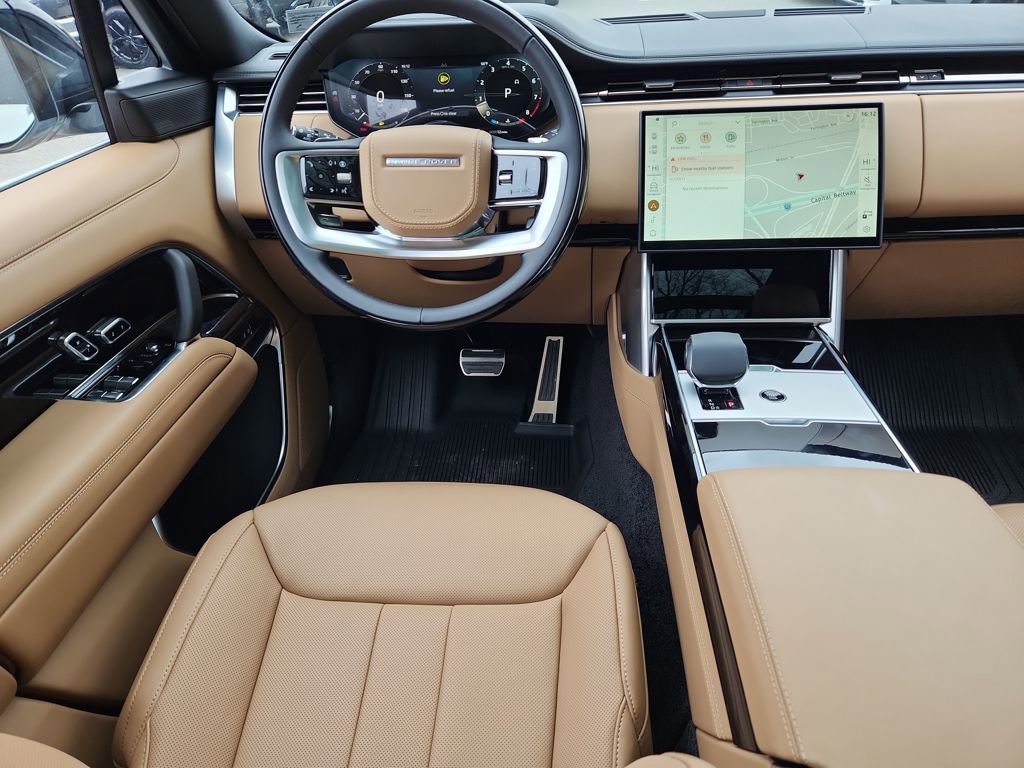 New 2025 Land Rover Range Rover Long Wheelbase SE image 4