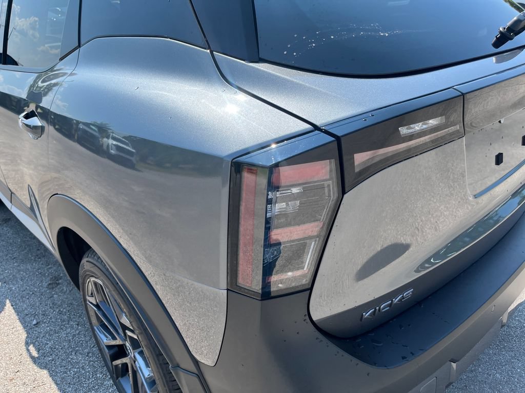 New 2027 Nissan Kicks SR w/ SR Premium Package FWD image 39