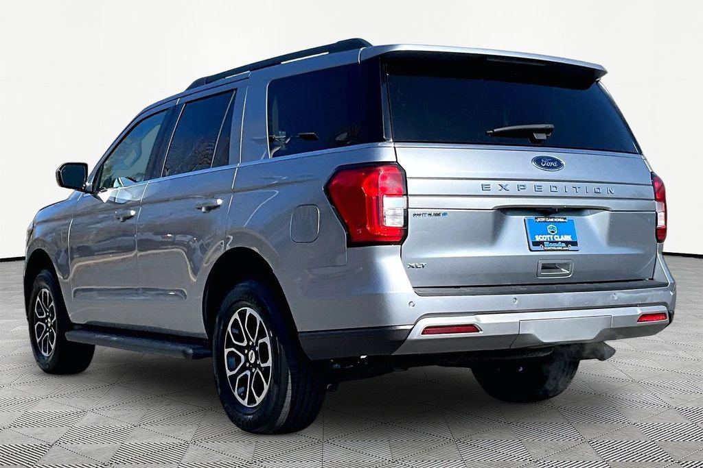Used 2024 Ford Expedition XLT image 4