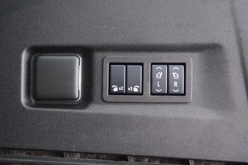 Used 2024 Chevrolet Suburban RST w/ Luxury Package AWD/4WD image 24