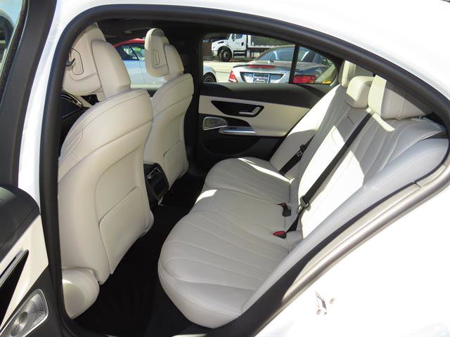 Used 2025 Mercedes-Benz E 350 4MATIC Sedan image 18