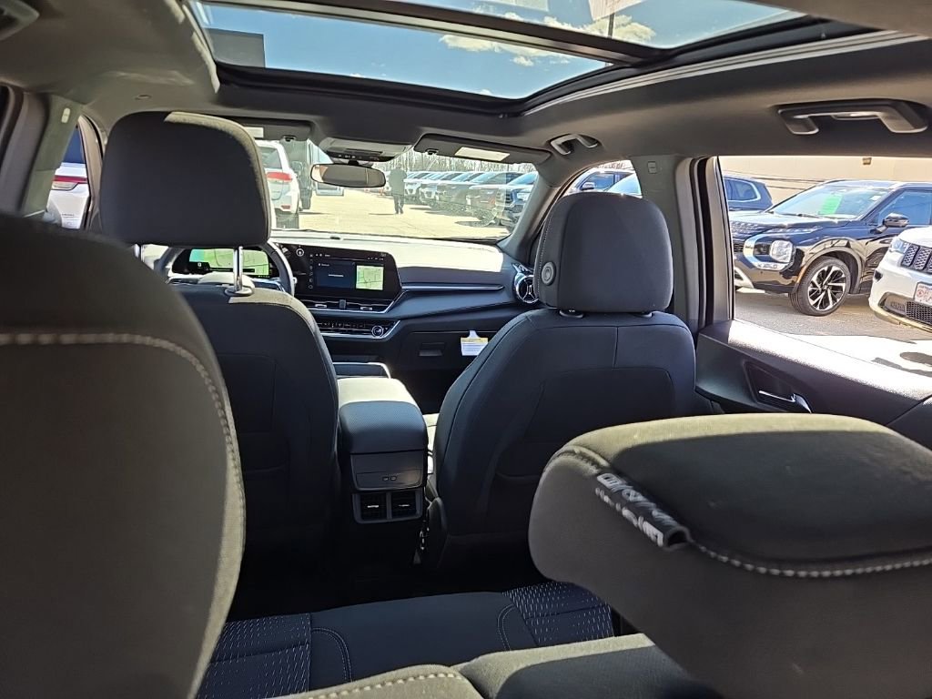 Used 2025 Chevrolet Equinox LT image 11