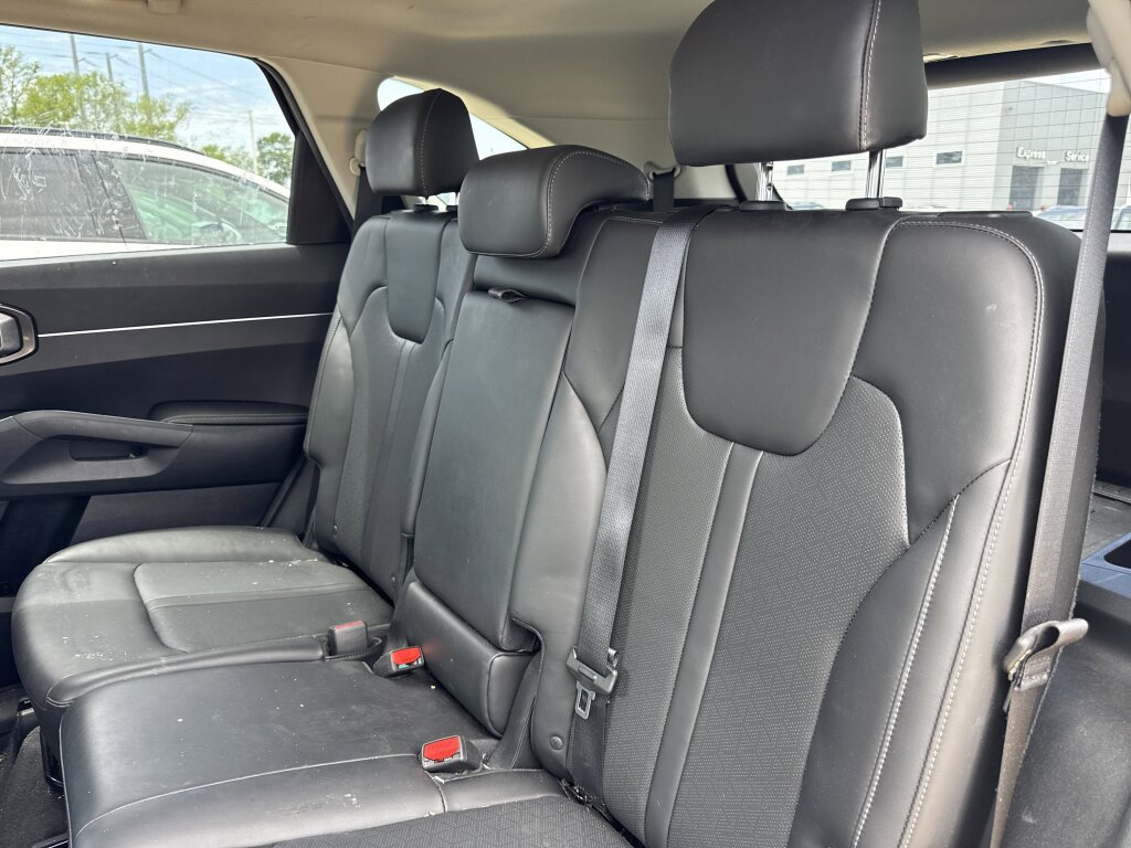 Used 2023 Kia Sorento S w/ Panoramic Sunroof Package FWD image 22