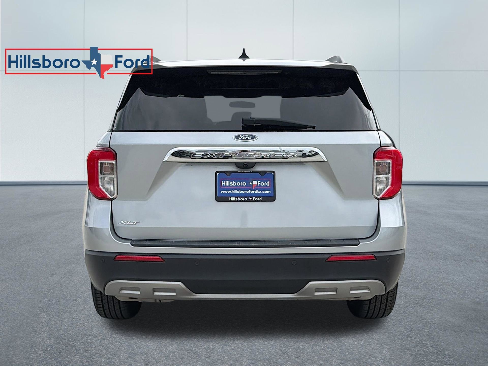 Used 2023 Ford Explorer XLT w/ Equipment Group 202A image 8