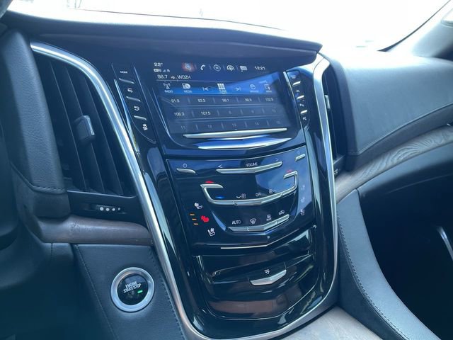 Used 2019 Cadillac Escalade Premium Luxury image 13