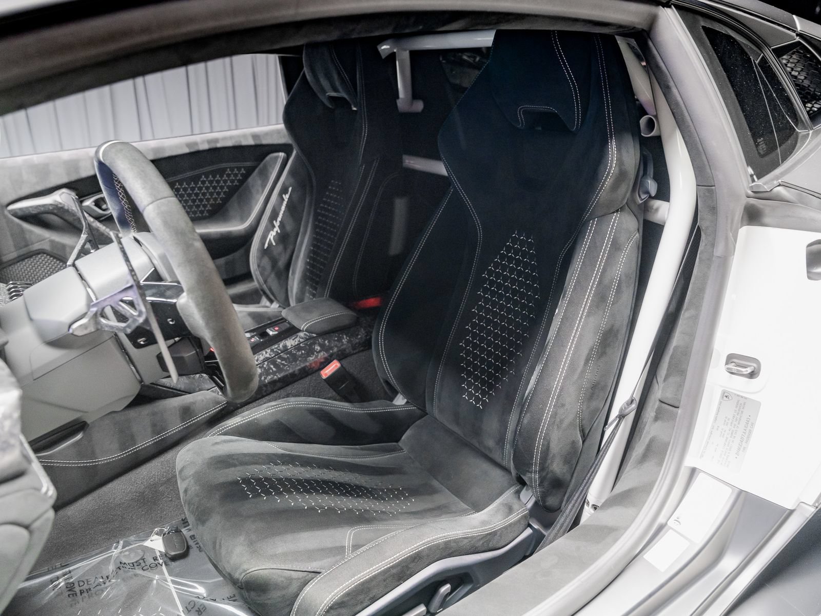 Used 2018 Lamborghini Huracan Performante AWD/4WD image 56
