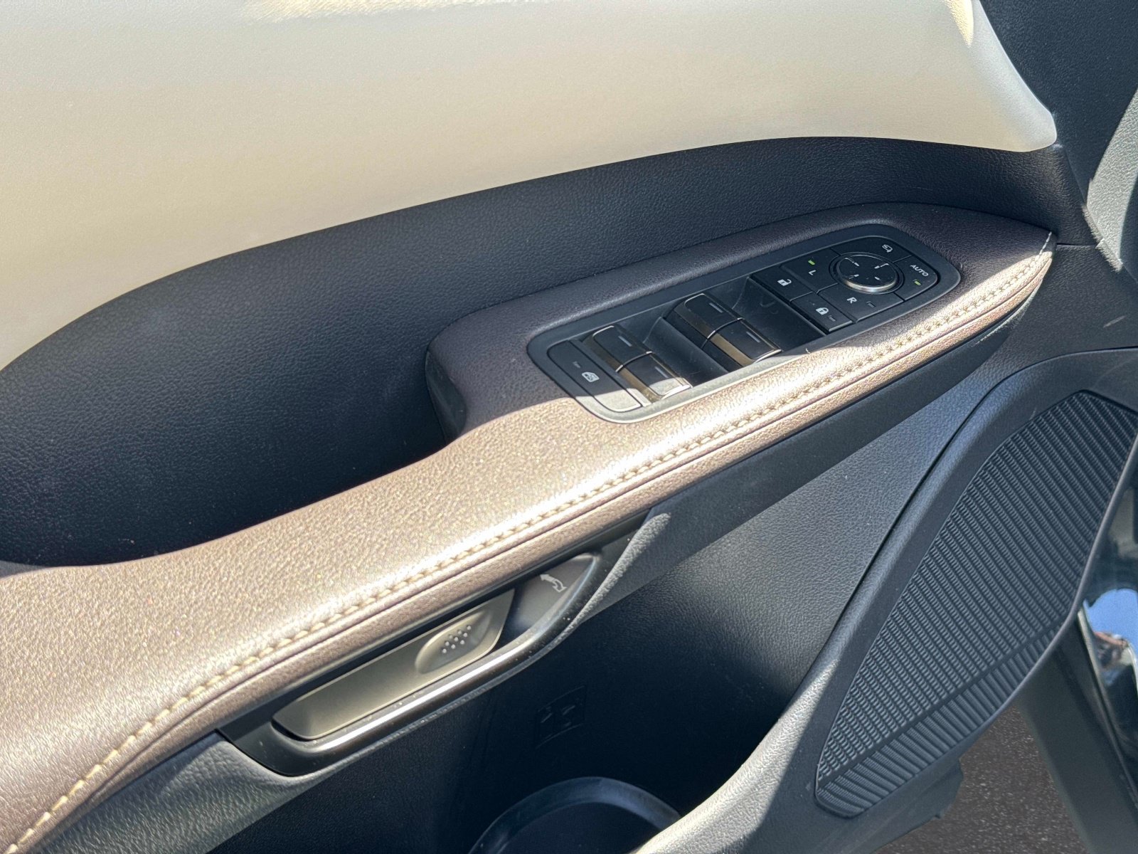 Used 2024 Lexus RX 350 Premium w/ Accessory Package (Z1) FWD image 20