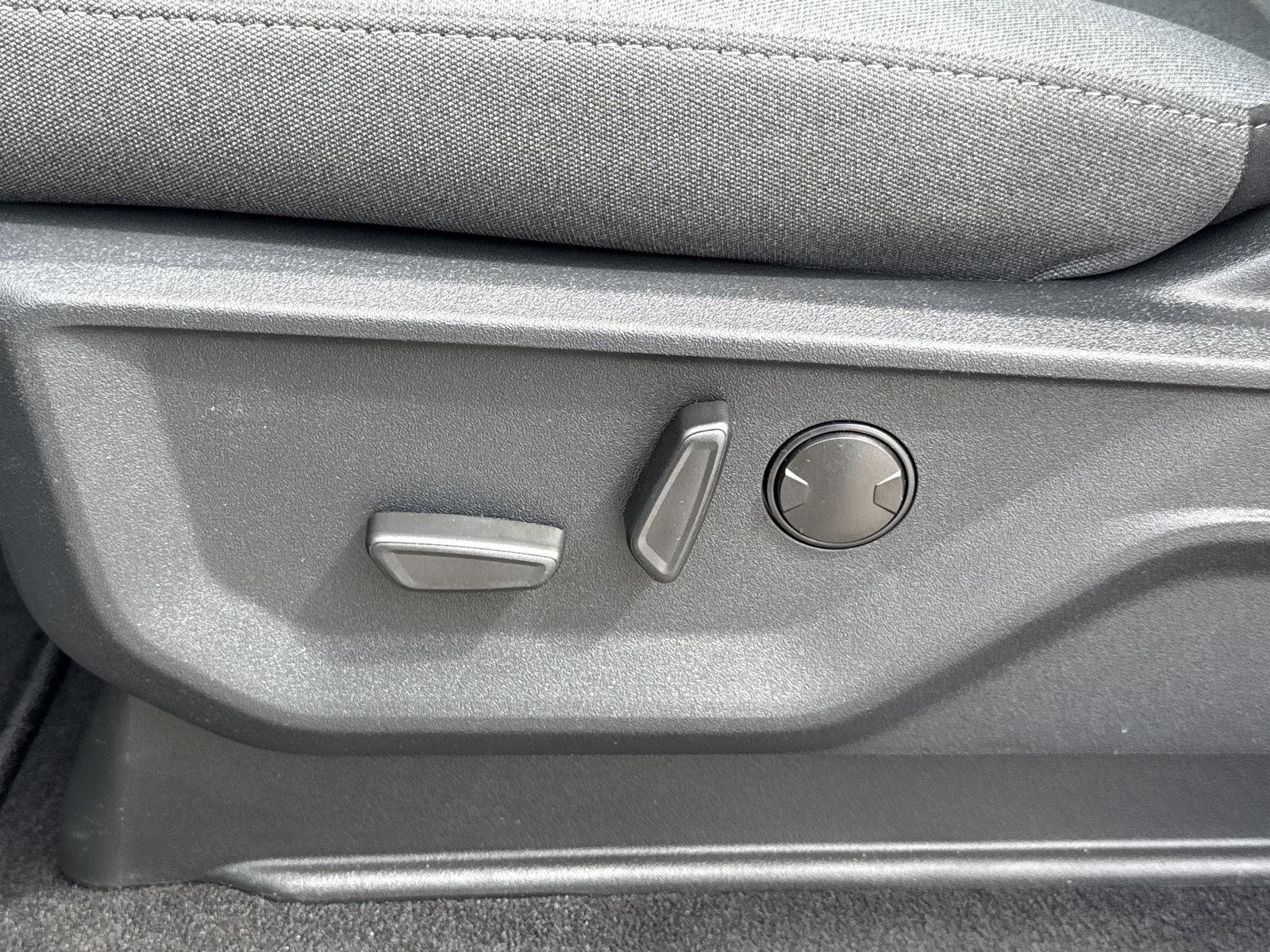 New 2025 Ford F150 XLT w/ Equipment Group 303A High image 18