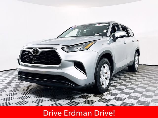 Used 2023 Toyota Highlander L image 3
