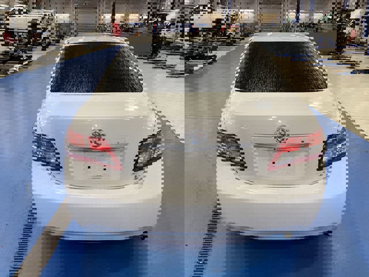 Used 2011 Toyota Camry LE image 6