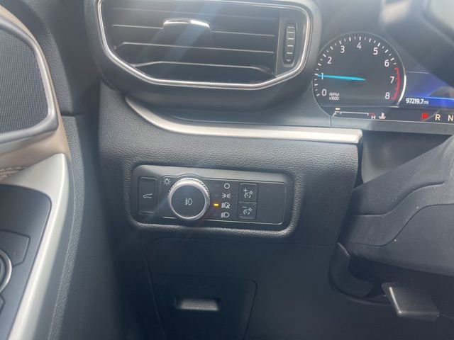 Used 2022 Ford Explorer XLT w/ Equipment Group 202A image 22