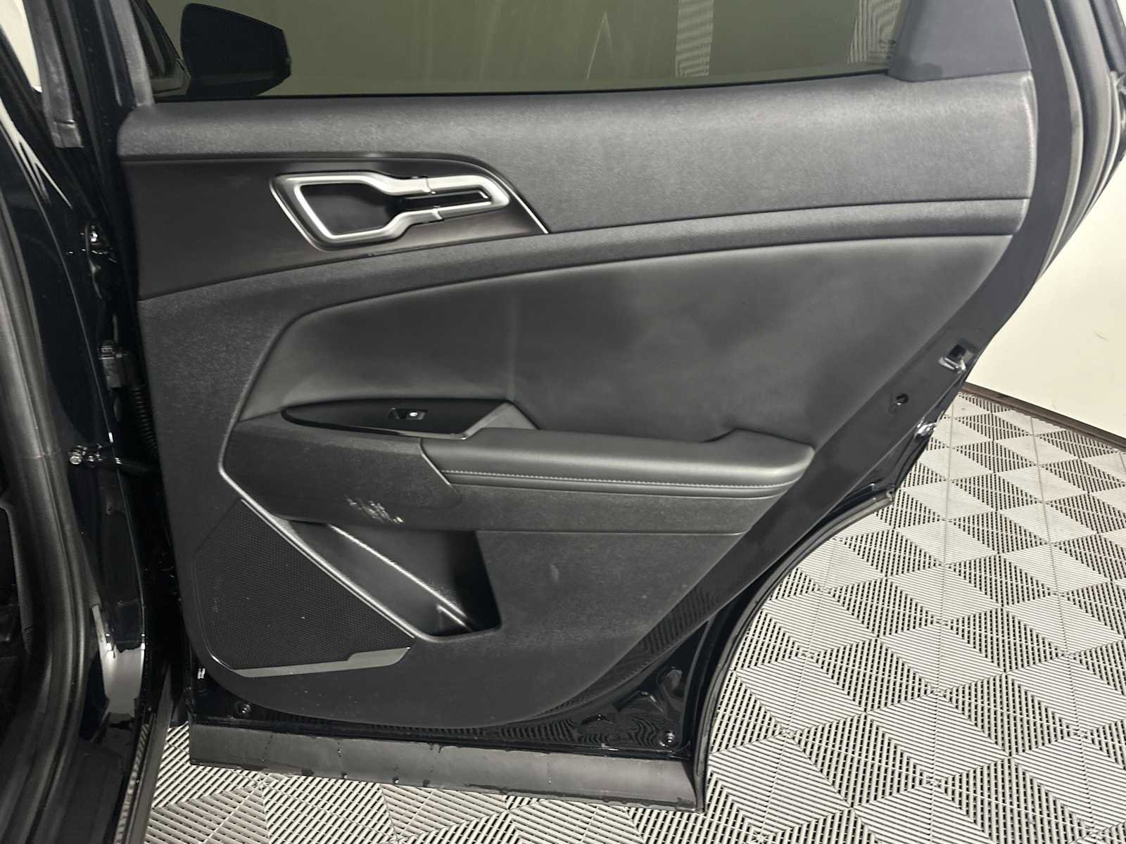 Used 2024 Kia Sportage EX FWD image 16