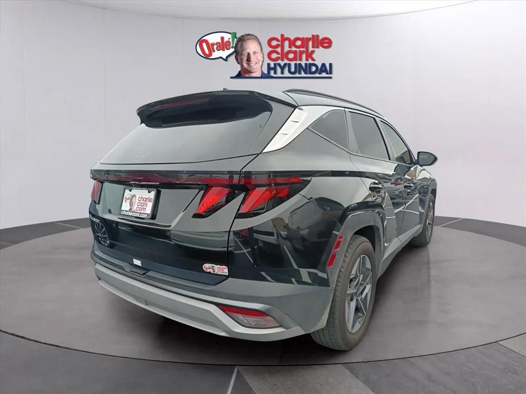 Used 2025 Hyundai Tucson SEL image 3
