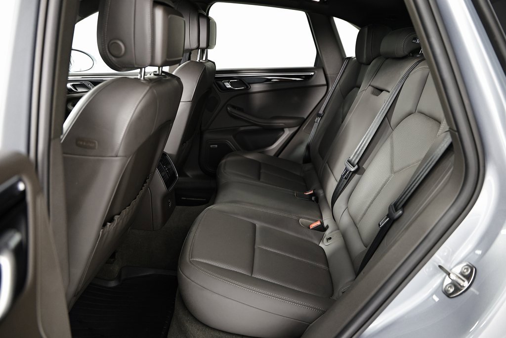 Used 2021 Porsche Macan image 27