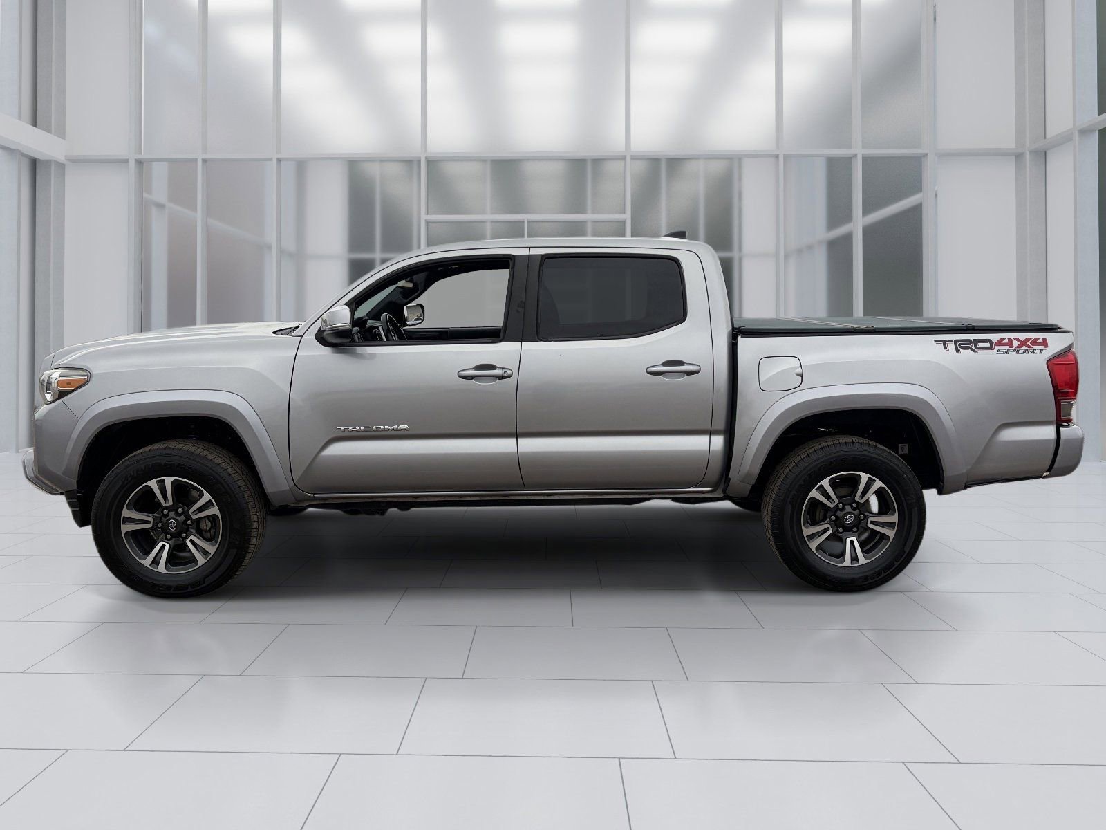 Used 2017 Toyota Tacoma TRD Sport image 3