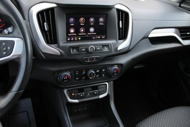 Used 2024 GMC Terrain SLE w/ Driver Convenience Package FWD image 14