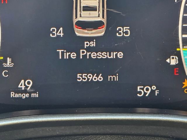 Used 2023 Chrysler Pacifica Touring-L image 42