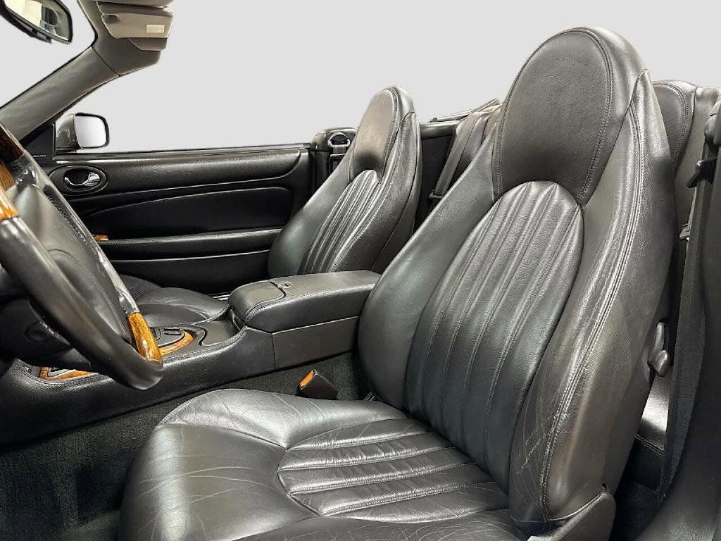 Used 2000 Jaguar XK8 Convertible image 18