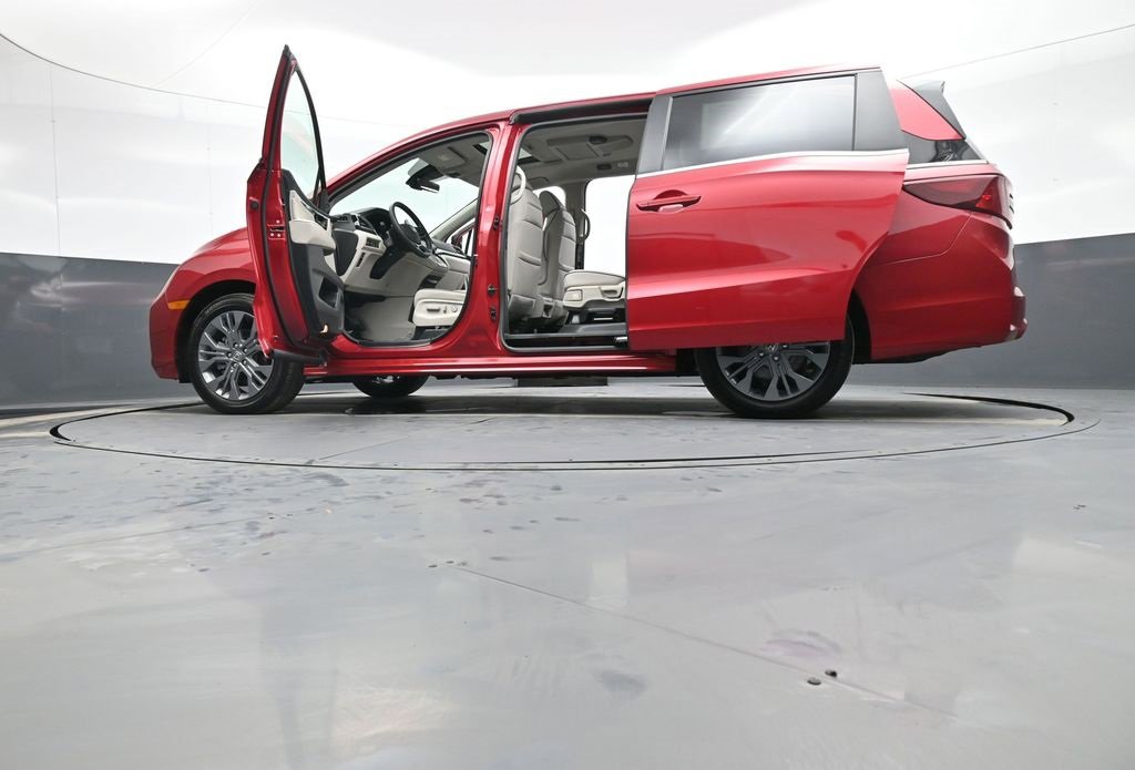 Certified 2025 Honda Odyssey Touring image 52