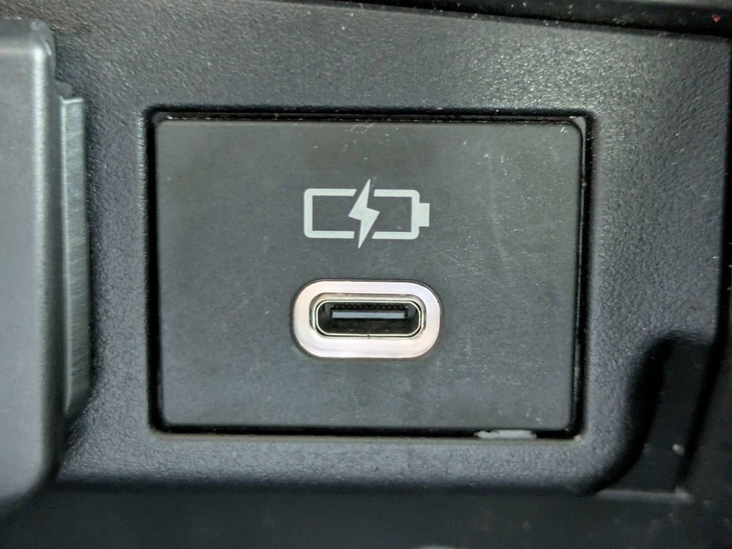 Used 2023 Toyota Corolla SE image 28