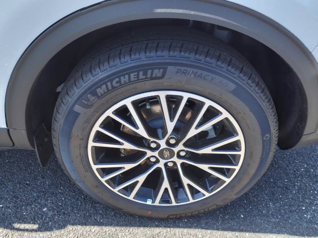New 2025 Ford Escape SE FWD image 8
