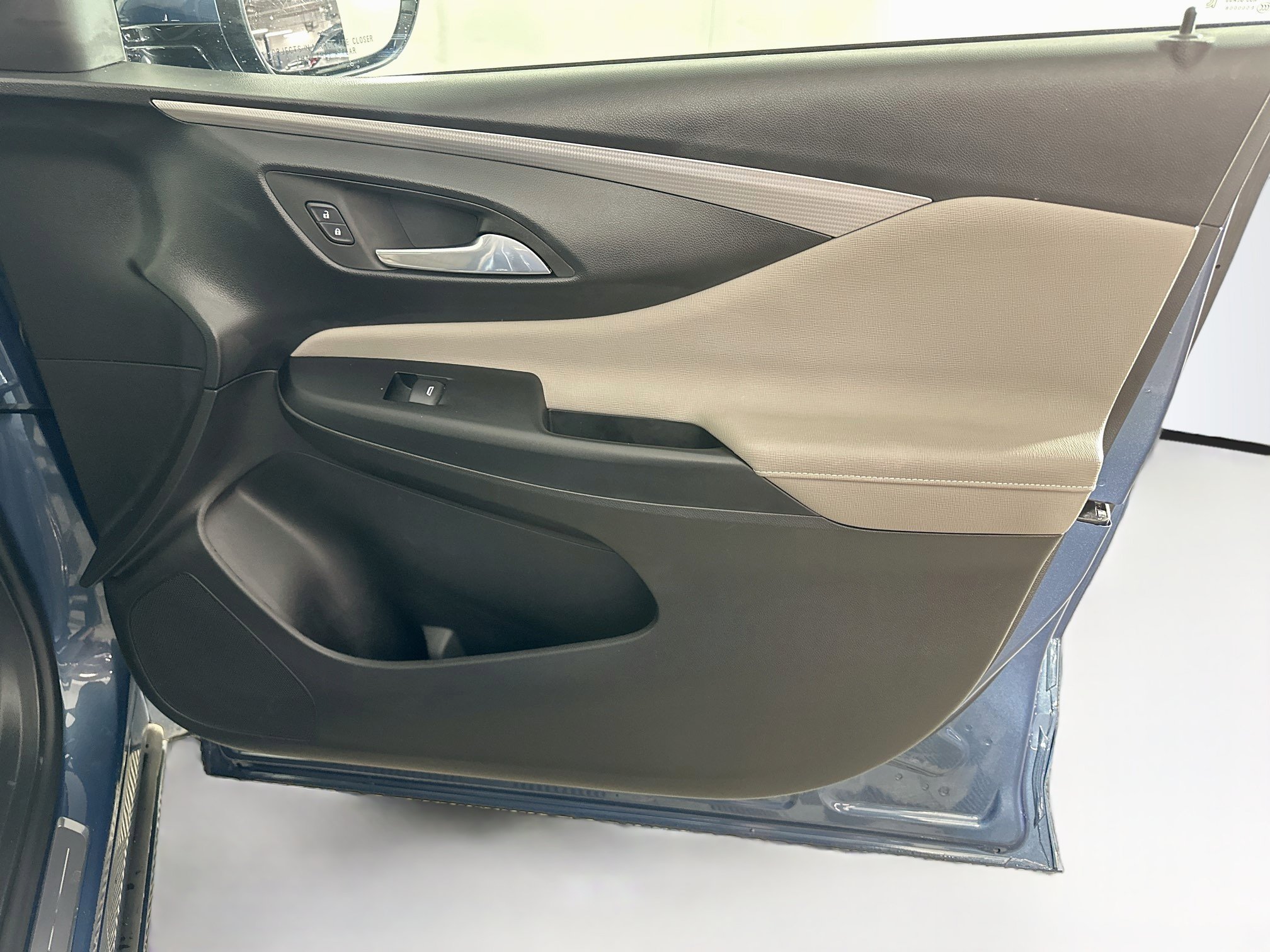 Used 2025 Buick Envista Avenir FWD image 32