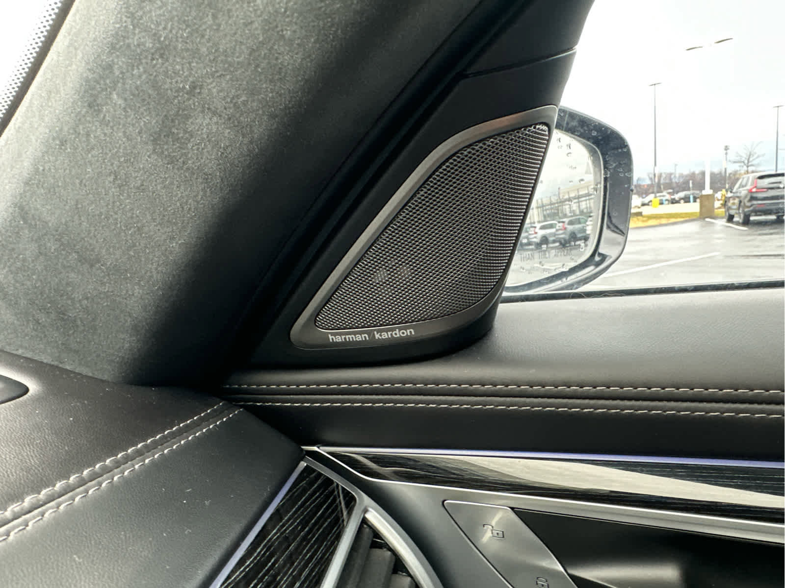 Used 2022 BMW 750i xDrive image 44