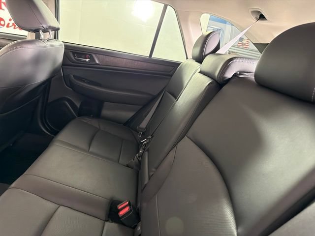 Used 2017 Subaru Outback 2.5i Limited AWD/4WD image 13