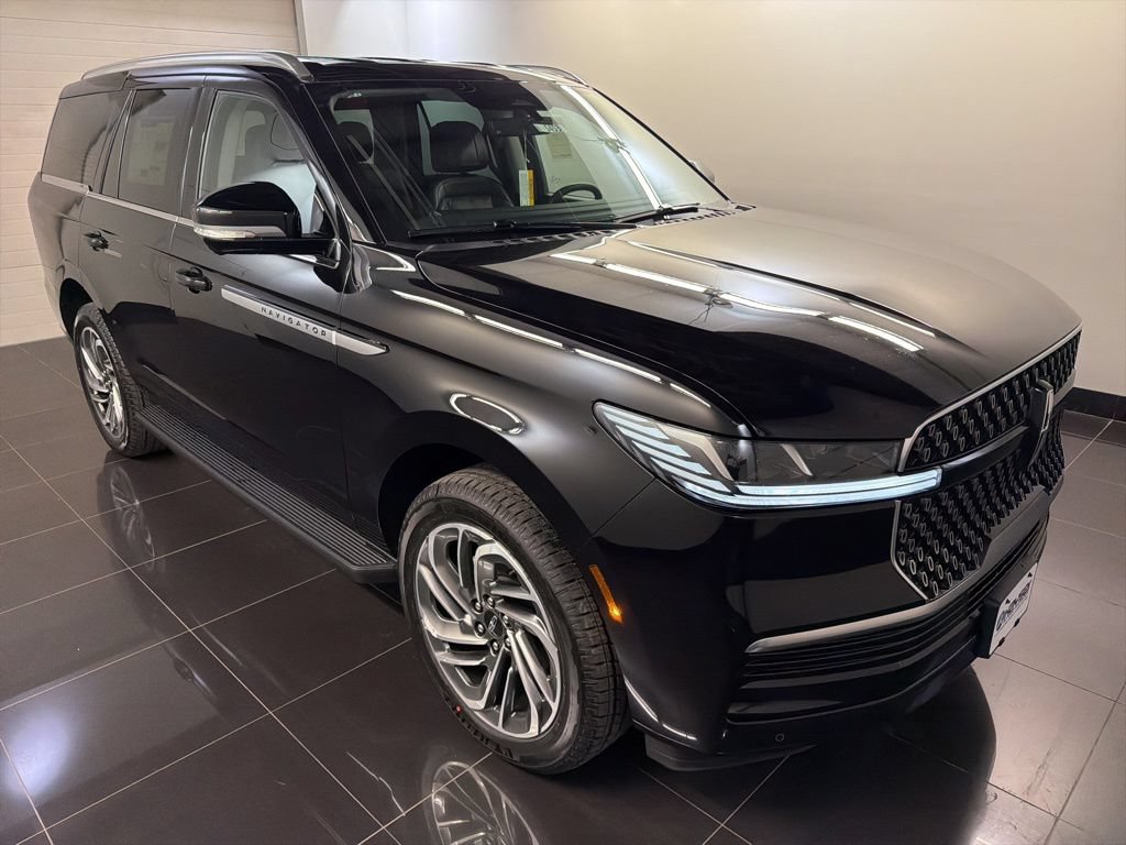 New 2026 Lincoln Navigator Premiere AWD/4WD image 1