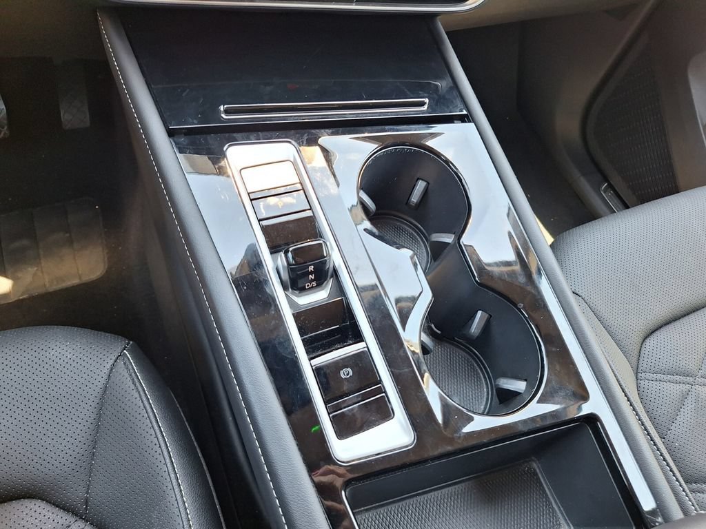 Used 2025 Volkswagen Atlas SE FWD image 14