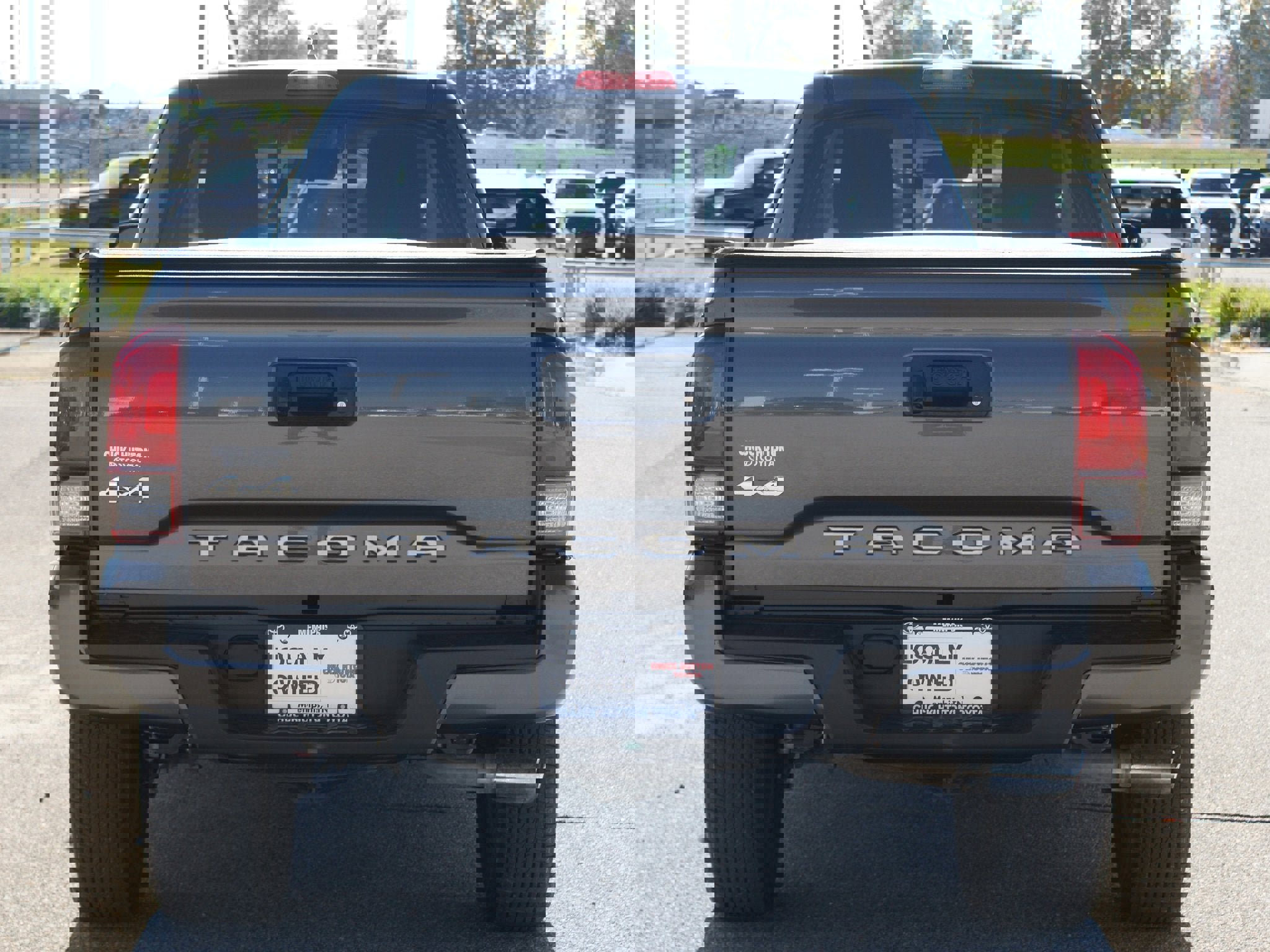 Used 2023 Toyota Tacoma SR w/ SR Convenience Package image 3