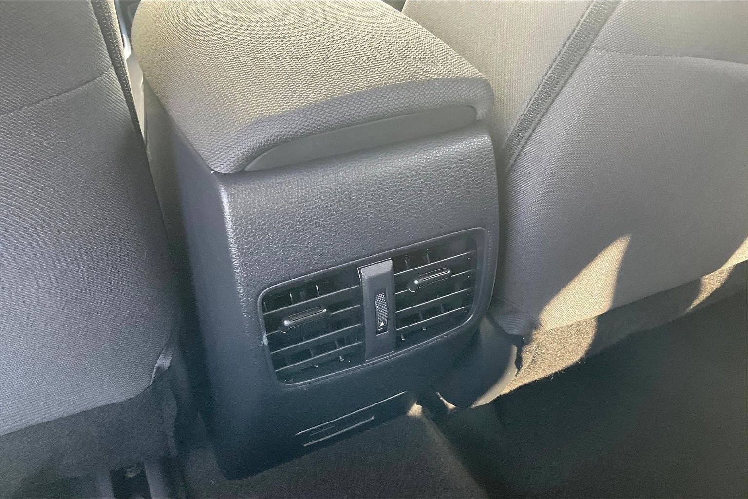 Used 2022 Toyota Corolla Cross LE image 39
