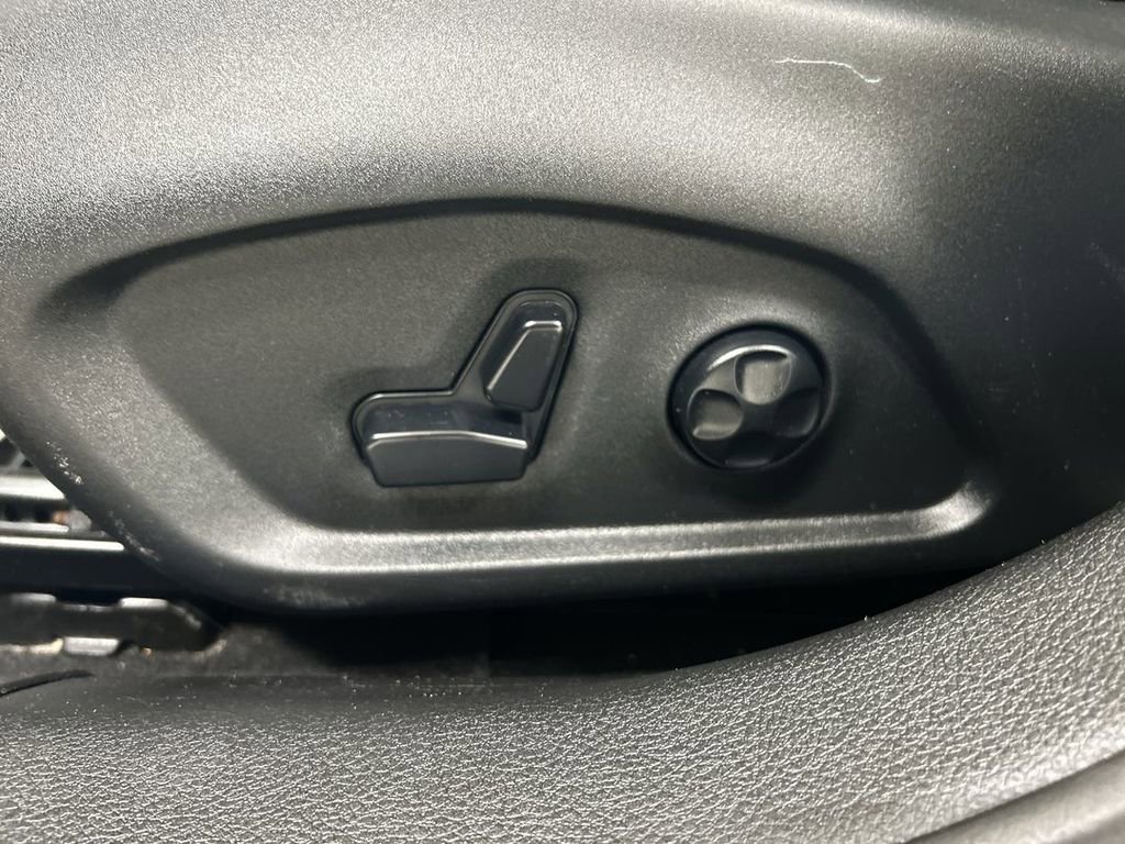 Used 2020 Jeep Compass Latitude w/ Popular Equipment Group AWD/4WD image 10