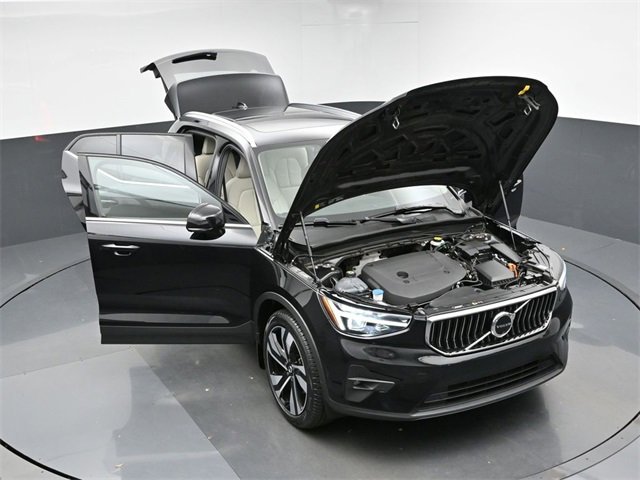 Used 2024 Volvo XC40 B5 Plus w/ Protection Package Premier image 50