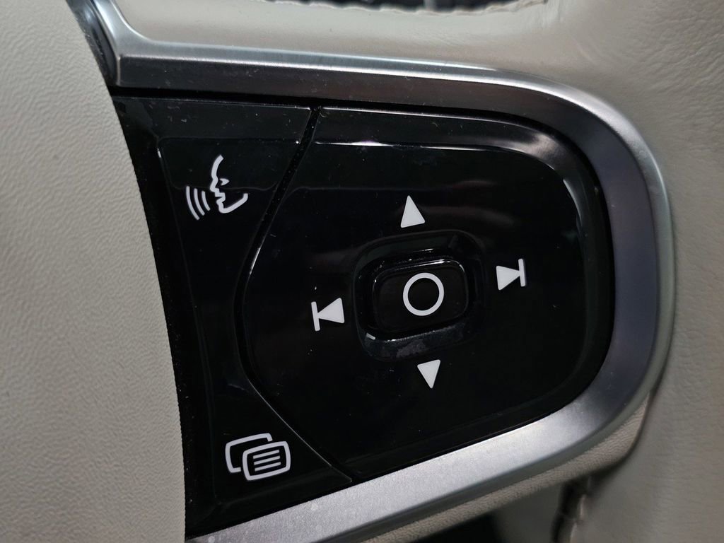 Used 2025 Volvo XC90 T8 Ultra image 30