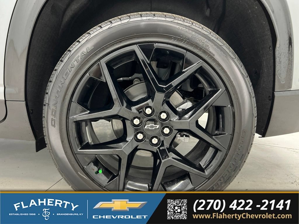 Used 2026 Chevrolet Traverse RS FWD image 19